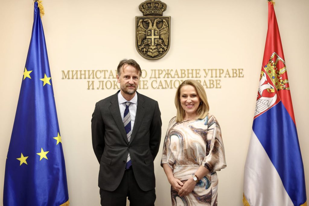 ANDREAS FON BEKERAT, SNEANA PAUNOVIC