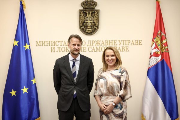 ANDREAS FON BEKERAT, SNEANA PAUNOVIC