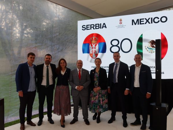 GRUPNA FOTOGRAFIJA