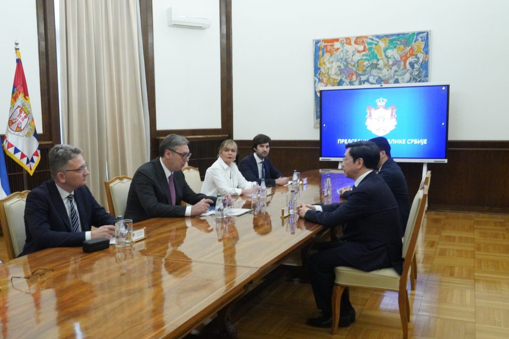 ALEKSANDAR VUÈIÆ, KAJ FU LI