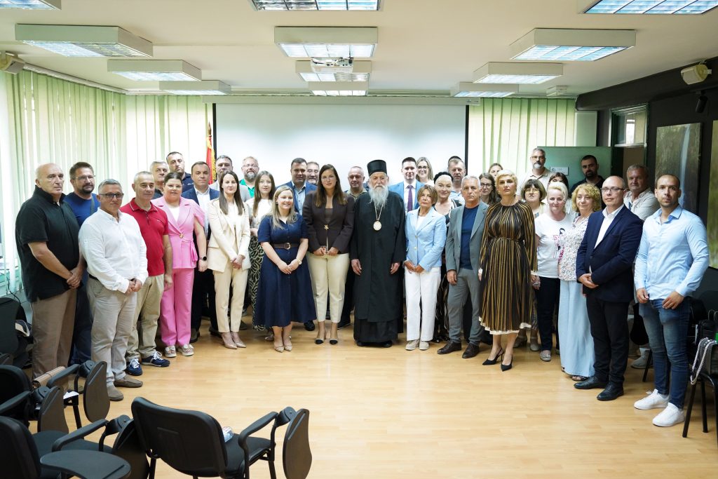 GRUPNA FOTOGRAFIJA