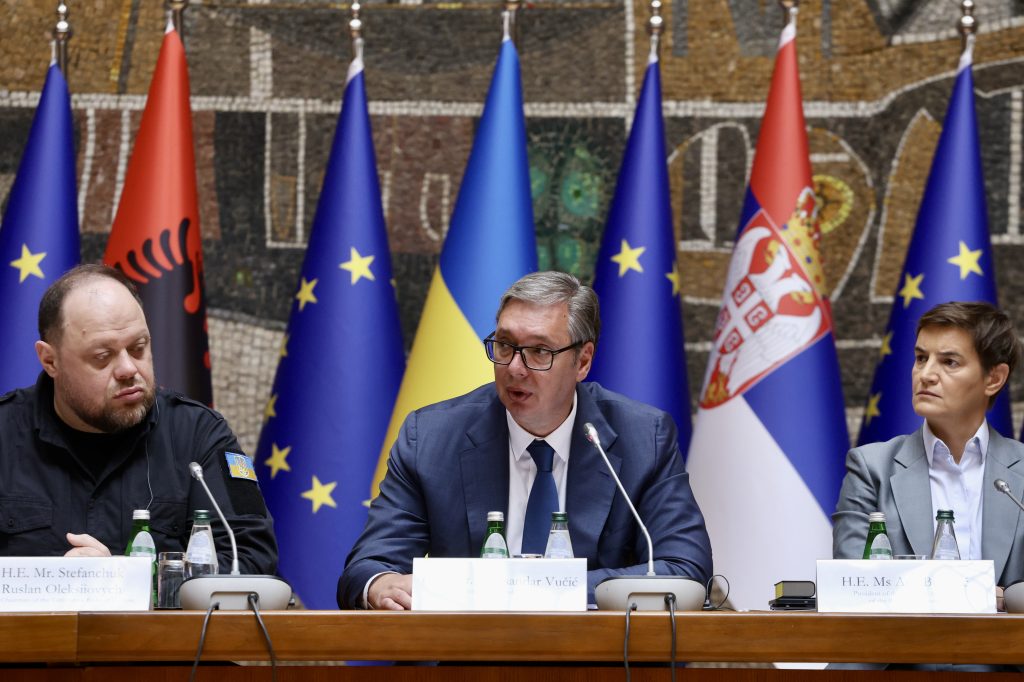 RUSLAN STEFANÈUK, ALEKSANDAR VUÈIÆ, ANA BRNABIÆ