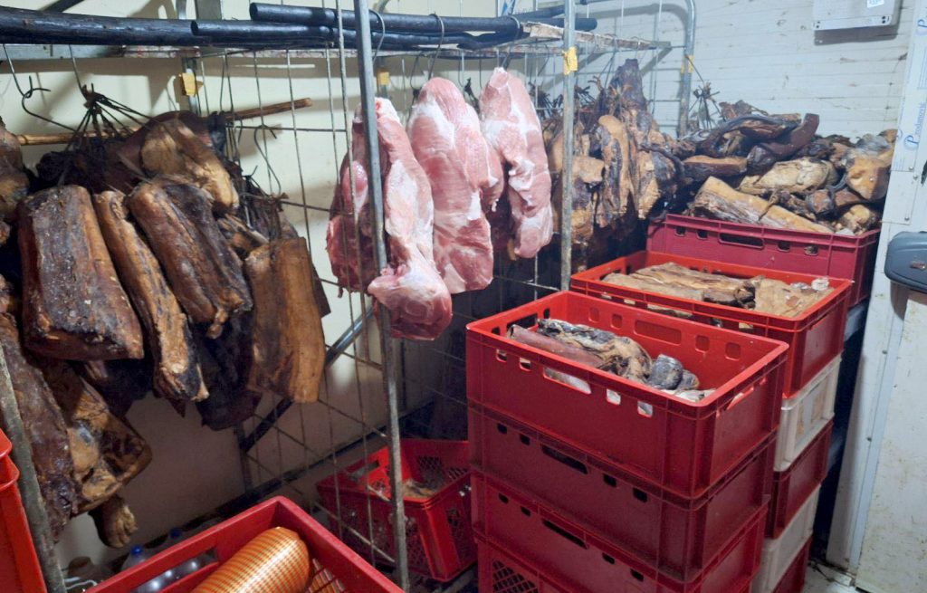 ZAPLENJENO MESO I MESNE PRERAÐEVINE