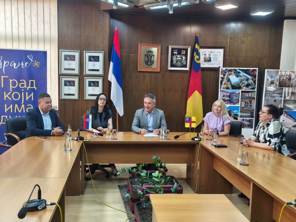 Jelena Žarić Kovačević, paketići, đaci prvaci – Vranje