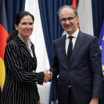 Đuro Macut, Anke Holštajn, portal – Slobodan Miljević (3)
