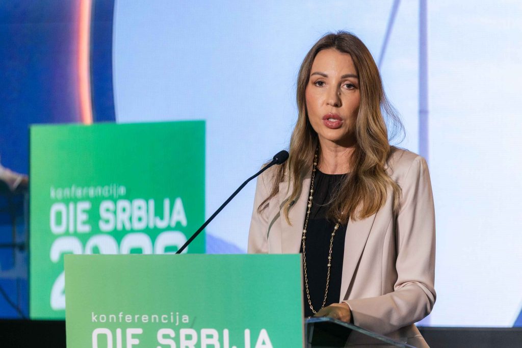 Dubravka Đedović Handanović, Vrdnik – Nenad Kostić (1)