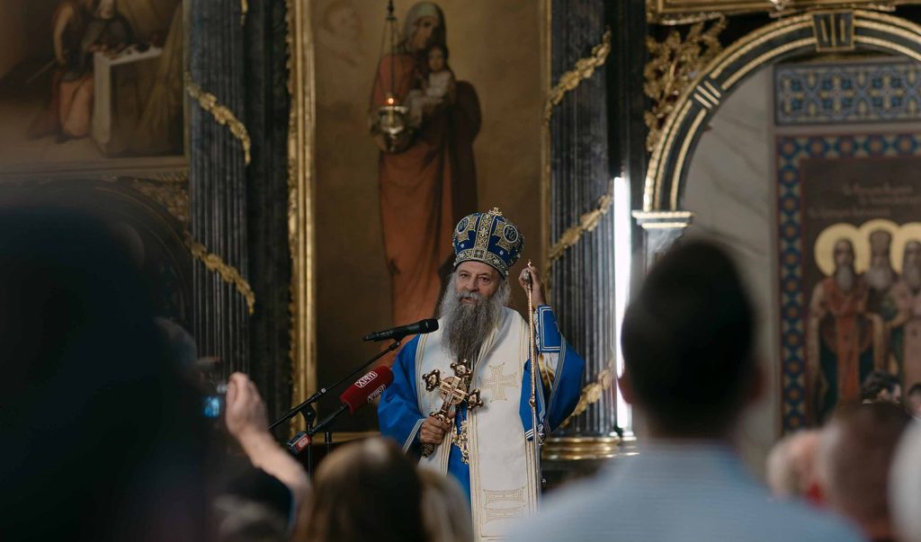 Patrijarh Porfirije, Liturgija na Malu Gospojinu u Sabornoj Crkvi u Beogradu – printscreen-spc.rs (23)