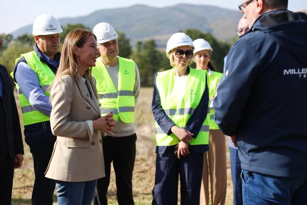 Dubravka Đedović Handanović, Vranje, cevi za gas – MRE-NENAD KOSTIĆ (HO)-TANJUG (2)